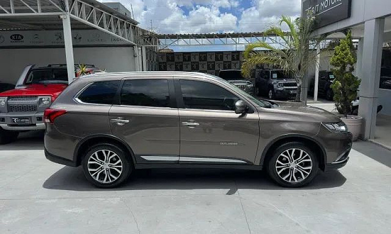 Mitsubishi Outlander...