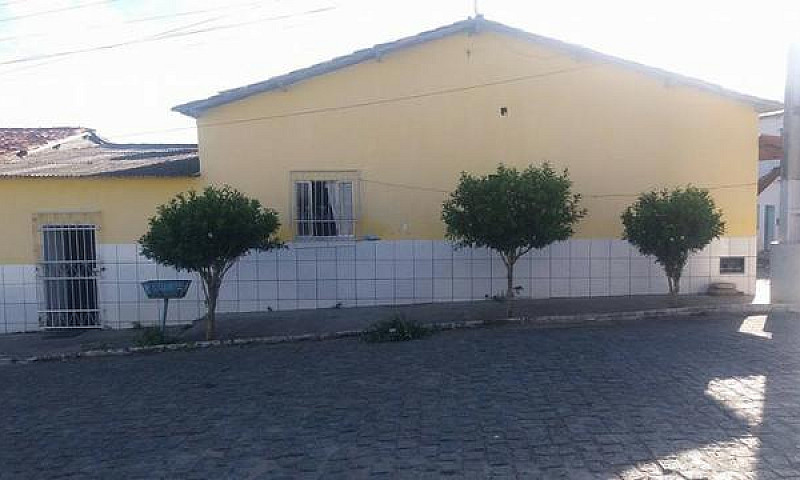 Aluga-Se Casa Para O...