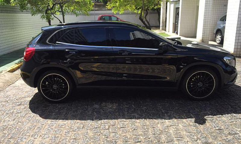 Mercedes Gla200...