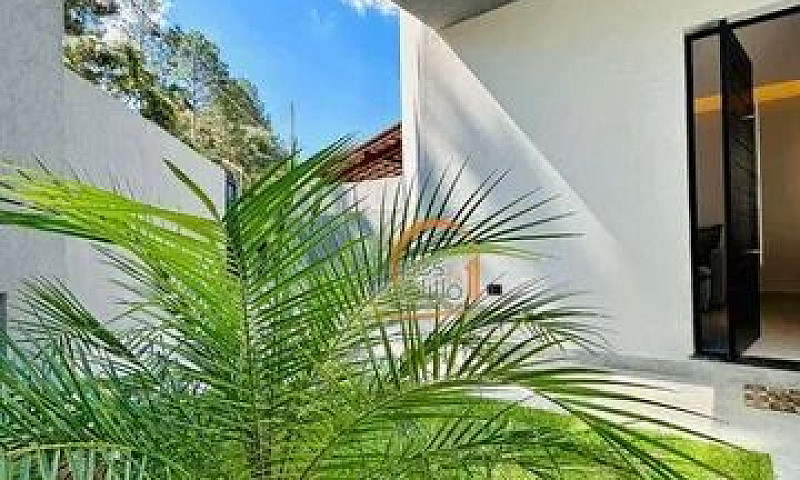 Casa Com 3 Dormitóri...