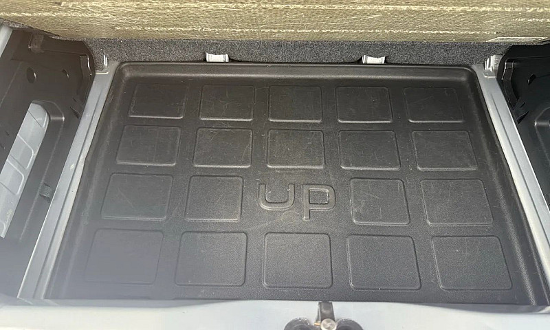 Volkswagen Up! Extre...