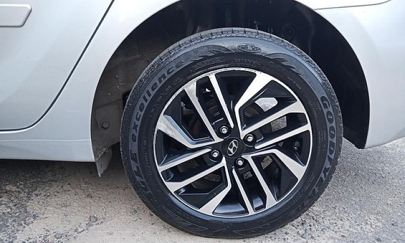 Hyundai Hb20S...