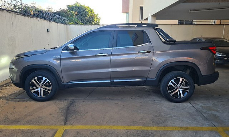 Fiat Toro Freedom 1....
