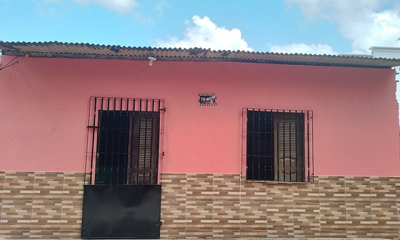 Vendo Esta Casa Loca...