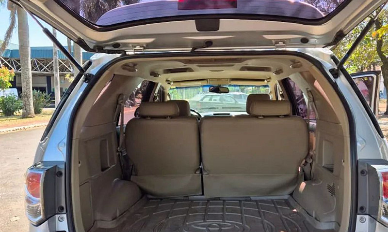 Toyota Hilux Sw4 Srv...