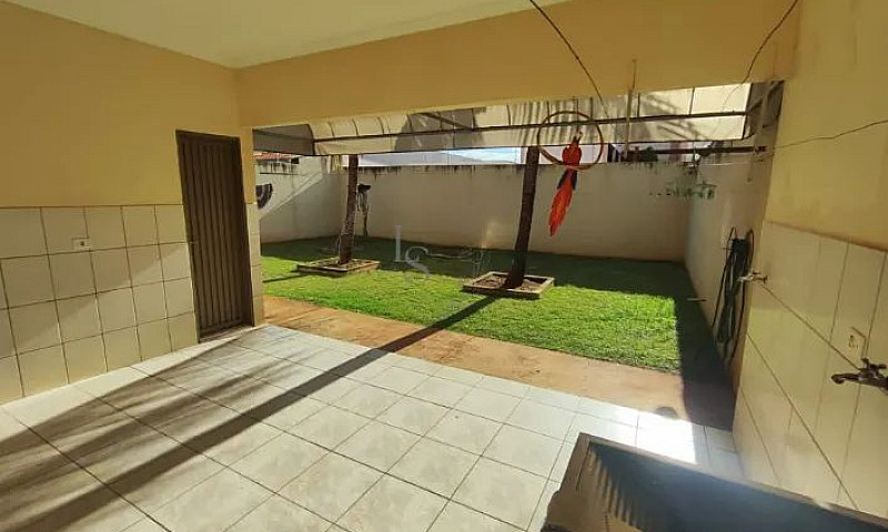 Casa No Jardim Athen...