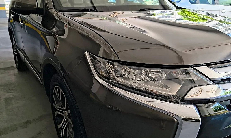 Mitsubishi Outlander...