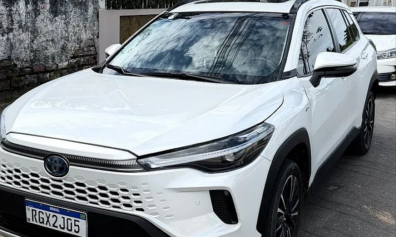 Toyota Corolla Cross...