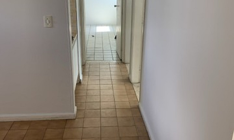 Apt: 3 Qtos Um Sendo...