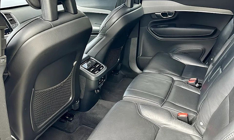 Volvo Xc 90 T-6 Mome...