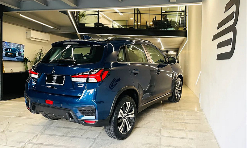 Mitsubishi Outlander...