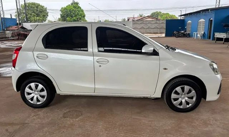 Toyota Etios X 1.3 F...