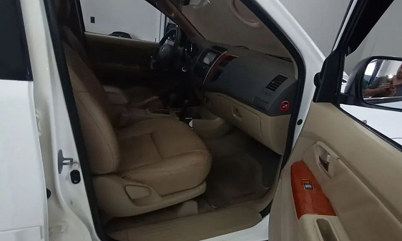 Toyota Hilux Sw4 Srv...