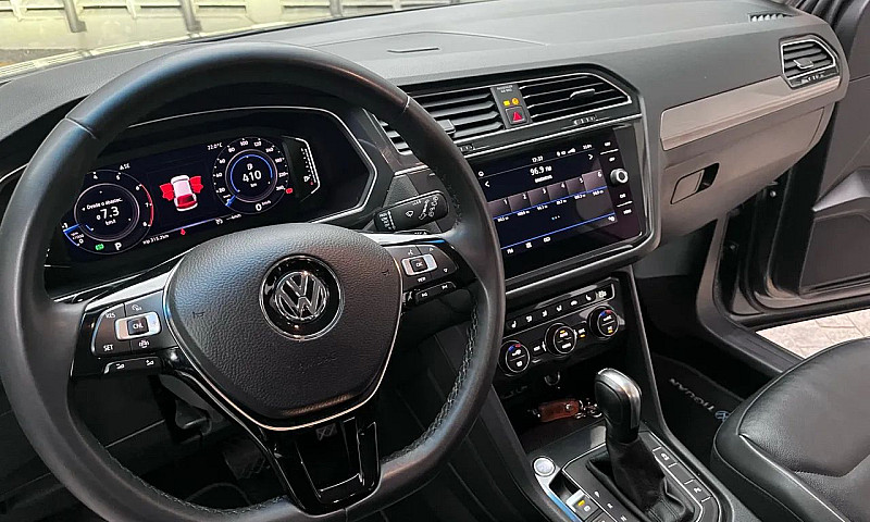 Volkswagen Tiguan Al...