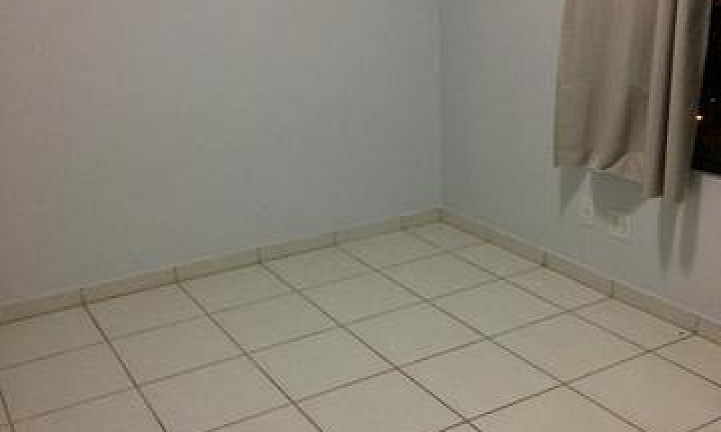 Alugo Quarto Palazzo...