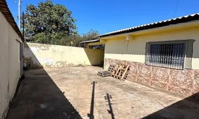 Casa Para Fins Comer...