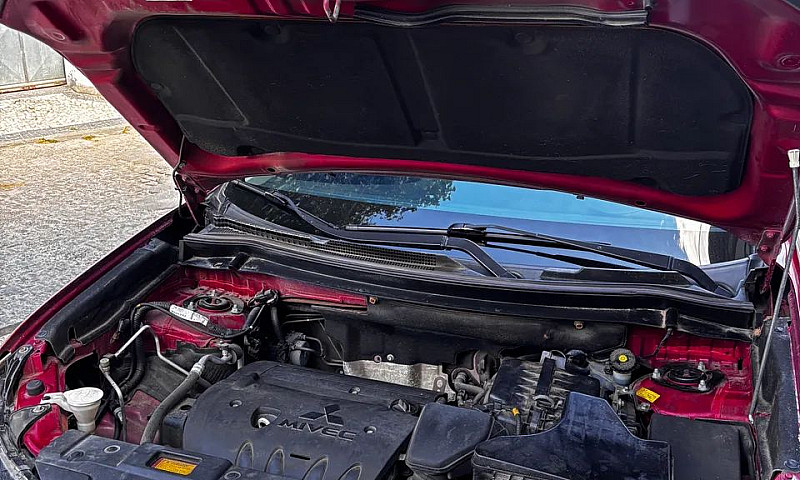 Mitsubishi Outlander...