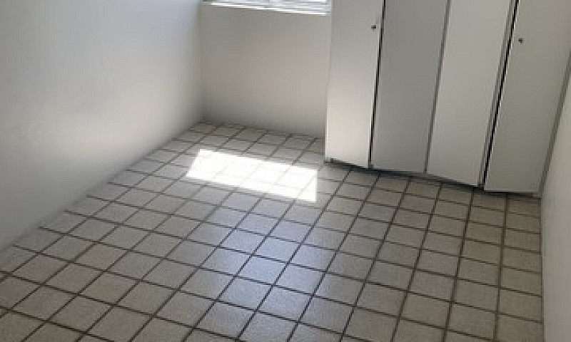 Apt: 3 Qtos Um Sendo...