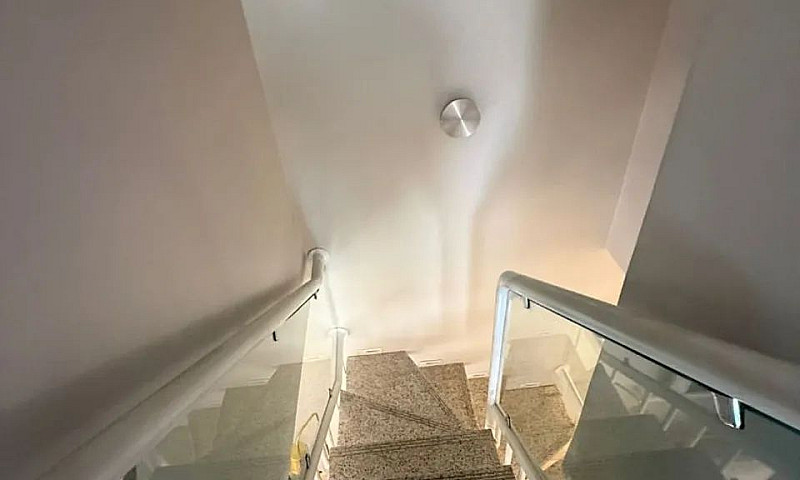 Casa De Três Quartos...