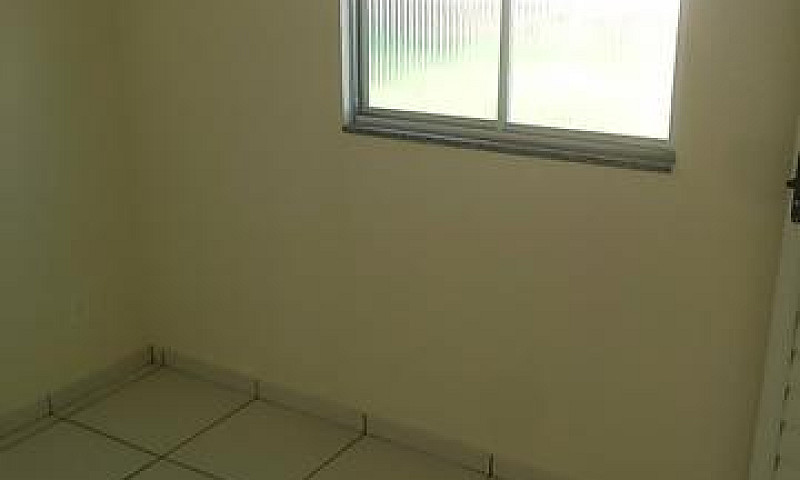 Alugo Quitinetes 1°L...