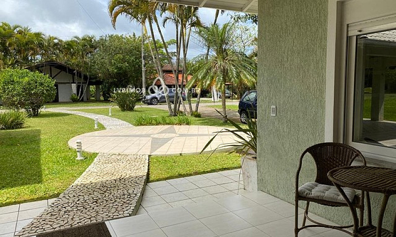 Casa Em Condomínio P...