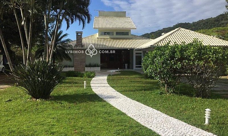 Casa Em Condomínio P...