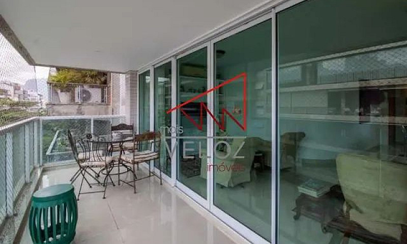 Apartamento-À Venda-...