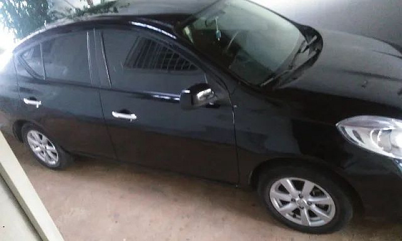 Nissan Versa Excelen...