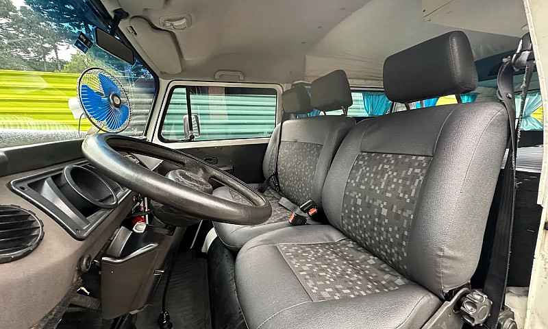 Volkswagen Kombi Sta...