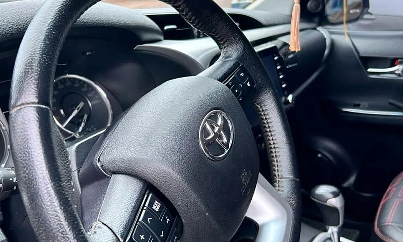 Toyota Hilux Cd Sr 4...