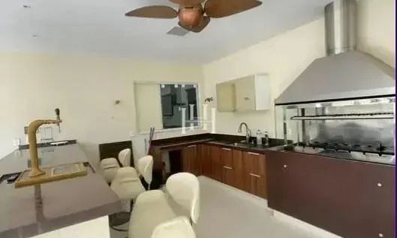 Casa De Condomínio C...