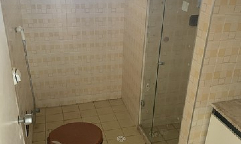 Apt: 3 Qtos Um Sendo...