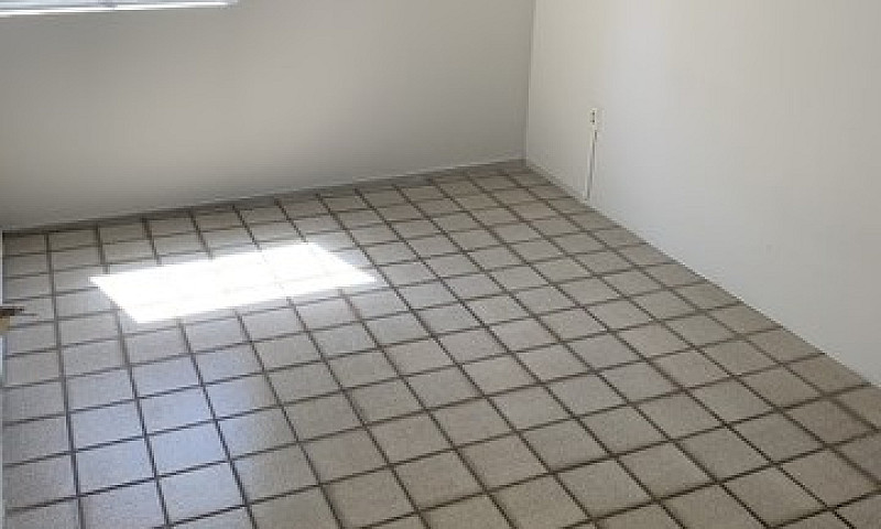 Apt: 3 Qtos Um Sendo...