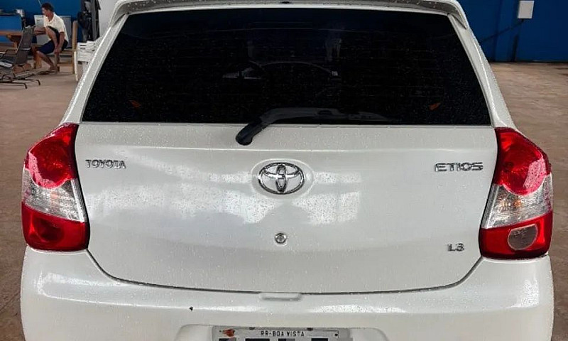 Toyota Etios X 1.3 F...
