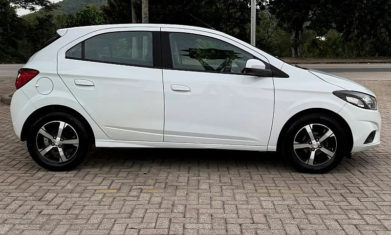 Chevrolet Onix Hatch...