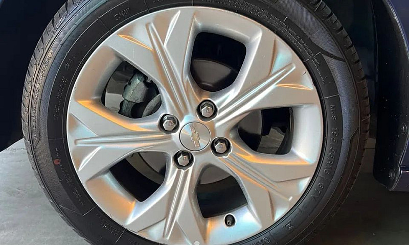 Chevrolet Onix Plus ...