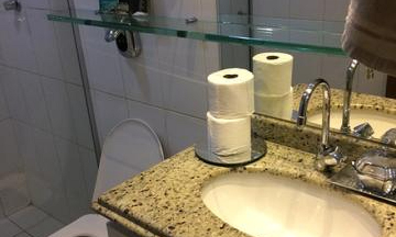 Alugo Quarto Palazzo...