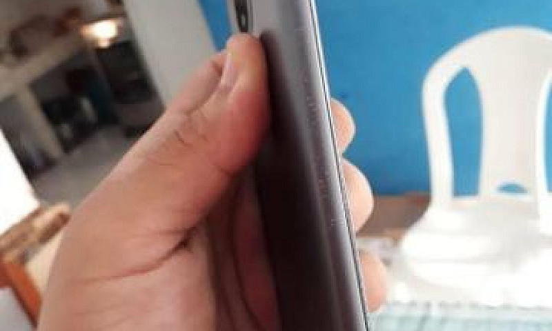 Moto E4...