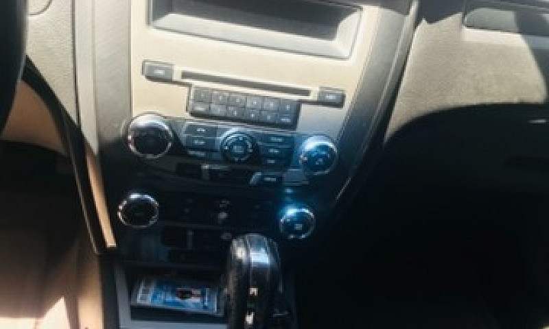 Ford Fusion 2010...