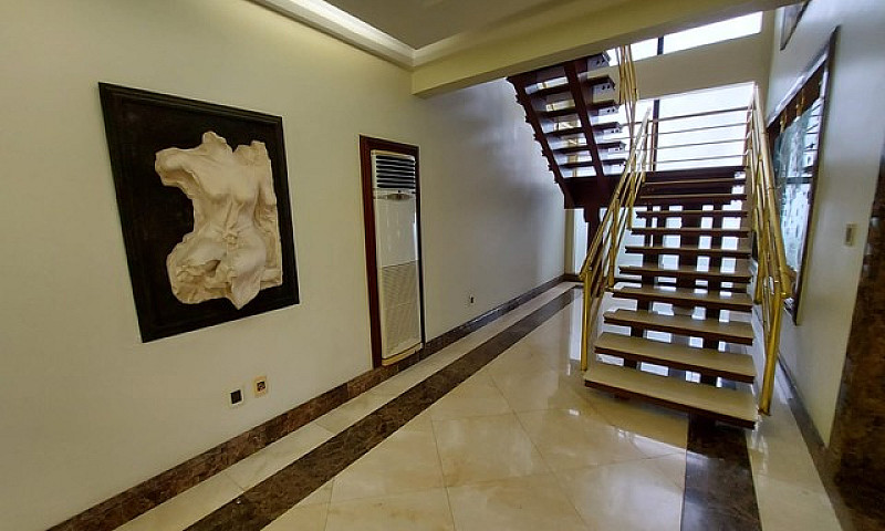 Casa De Condomínio P...