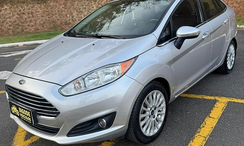 Ford Fiesta Sedan Ti...