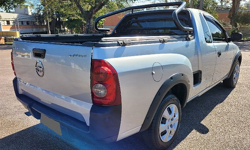 Chevrolet Montana Co...