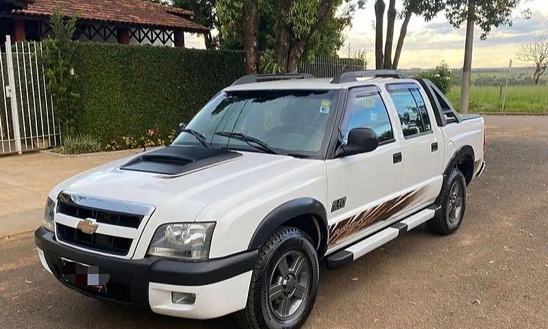 Chevrolet S10 Pick-U...