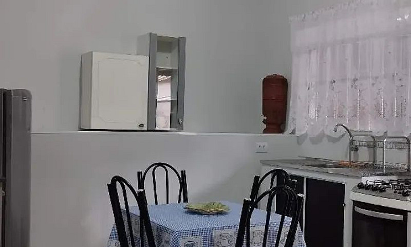 Kitnets Mobiliadas E...