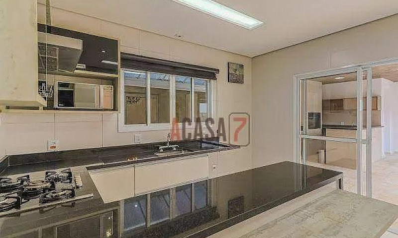 Casa Com 5 Dormitóri...