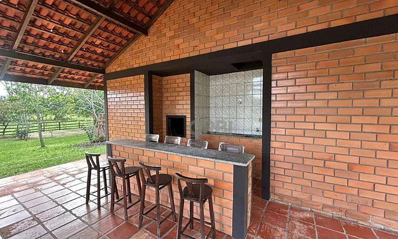 Casa Com 2 Dormitóri...