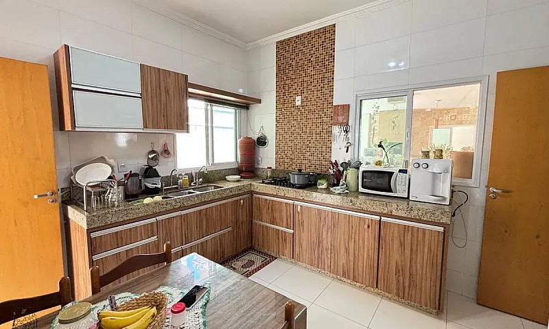 Casa Com 3 Suítes No...