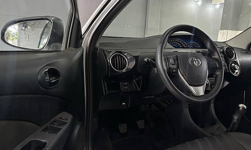 Toyota Etios Xs 1.5 ...