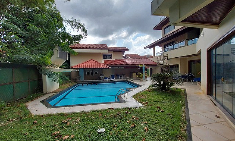 Casa De Condomínio P...
