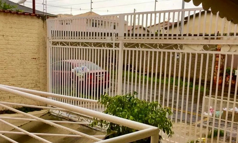 Cômodo Comercial Em ...